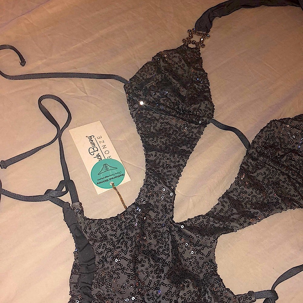 Beach Bunny Bikini “RUN THE WORLD” RARE, HARD TO FIND,  NWT